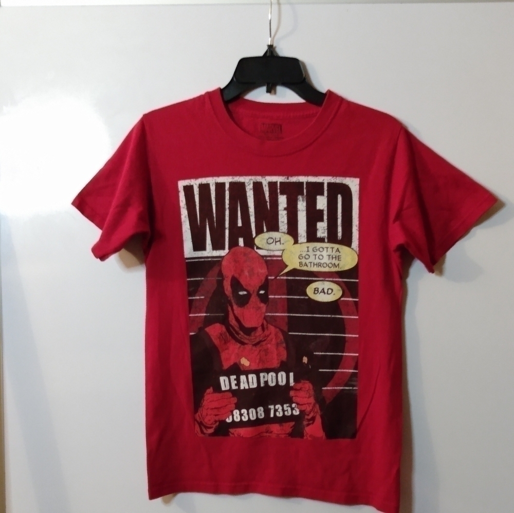 Marvel Deadpool T-shirt, sz S, Red, "Wanted" pre-owned